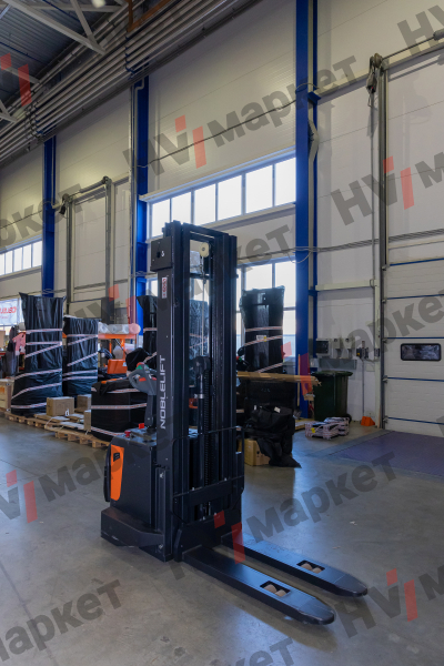 Самоходный штабелер PS15 Triplex mast (FFL, В-4300мм) HV Market