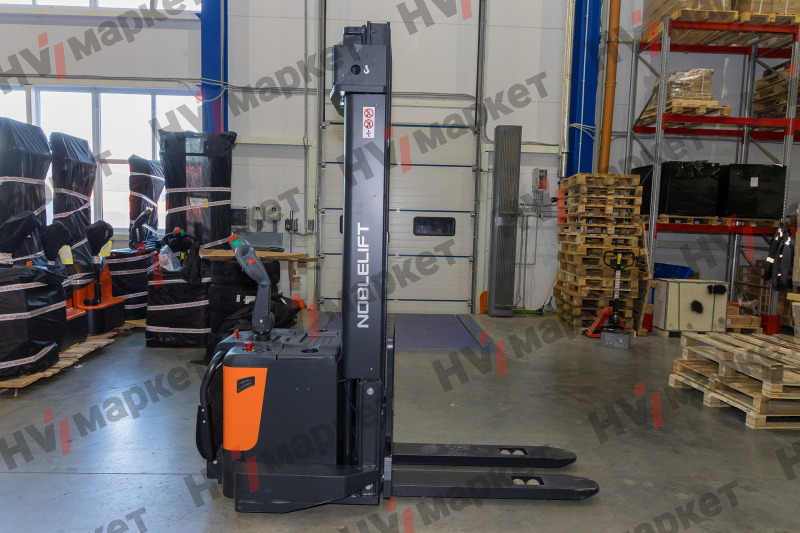 Самоходный штабелер PS15 Triplex mast (FFL, В-4300мм) HV Market