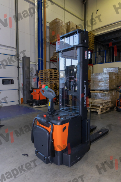 Самоходный штабелер PS15 Triplex mast (FFL, В-5500мм) HV Market