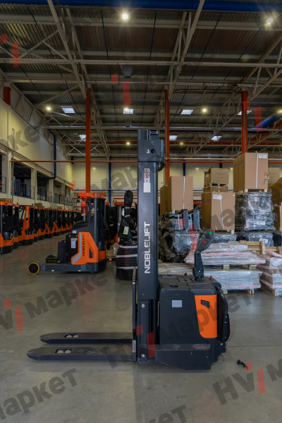 Самоходный штабелер PS15 Triplex mast (FFL, В-5500мм) HV Market