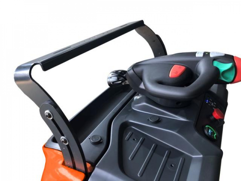 Самоходный Тягач для склада/производства T50N (EPS, Battery side extraction, Rubber drive tire,  Pin Code, Safety  light (Blue ray), Beacon) HV Market