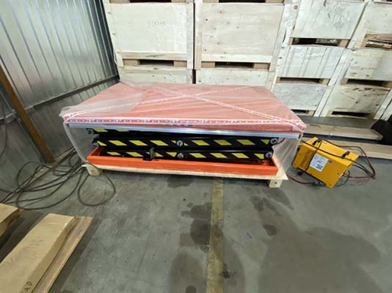Подъемный стол YLF1007 1700x1500 1000 кг HV Market