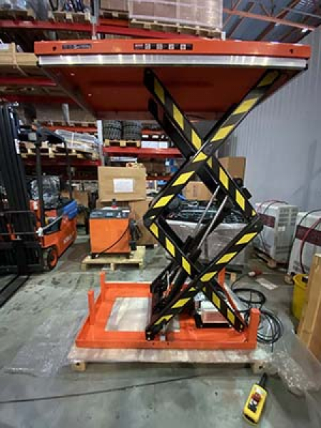 Подъемный стол YLF2007 1700x1500 2000 кг HV Market