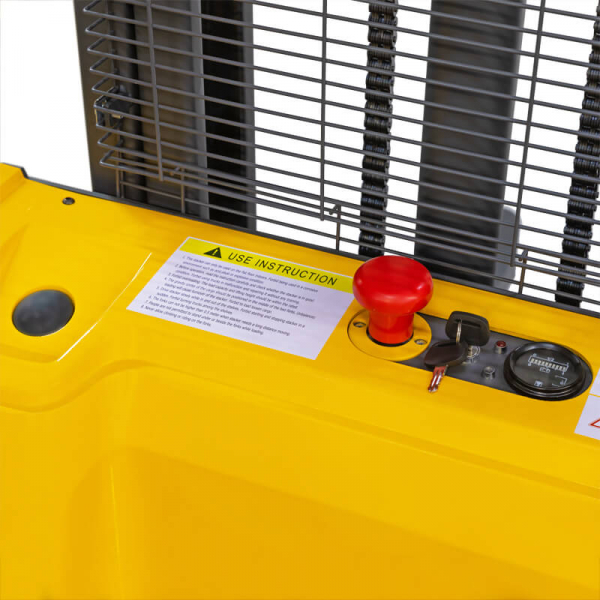 Штабелер самоходный CDD15R-E (N) (1500 кг; 3,3 м; li-ion 25,6В / 100Ач) SMARTLIFT HV Market