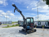 Мини-экскаватор QUADTRAC E40 PRO (4т, кабина, A/C, квикаплер, бур, 3 ковша. Гидравлический прижим) HV Market