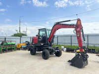 Мини-экскаватор QUADTRAC E60W (6 т, кабина, А/С, квикаплер, поворотная стрела, траншейный ковш) HV Market