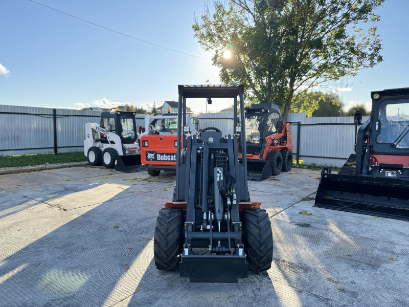 Мини-погрузчик CASTLOADERS 825D ИТАЛИЯ (Кабина STANDARD) HV Market