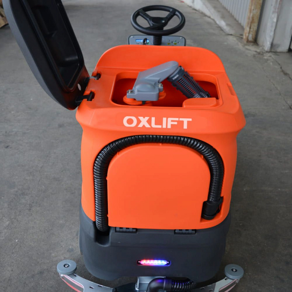 Высокопроизводительная поломоечная машина OXLIFT NR530 с управлением сидя HV Market