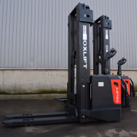 Самоходный штабелер с платформой оператора OXLIFT Premium PS 1555 1500 кг 5.5 м FFL HV Market