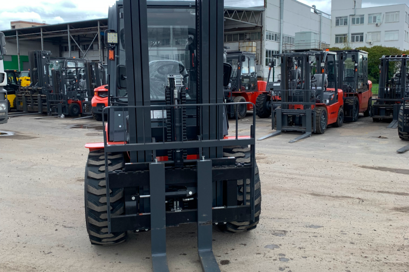 Дизельный вилочный погрузчик  CPCD35 4WD (Двигатель Yunnei, В-3000мм)  HV Market